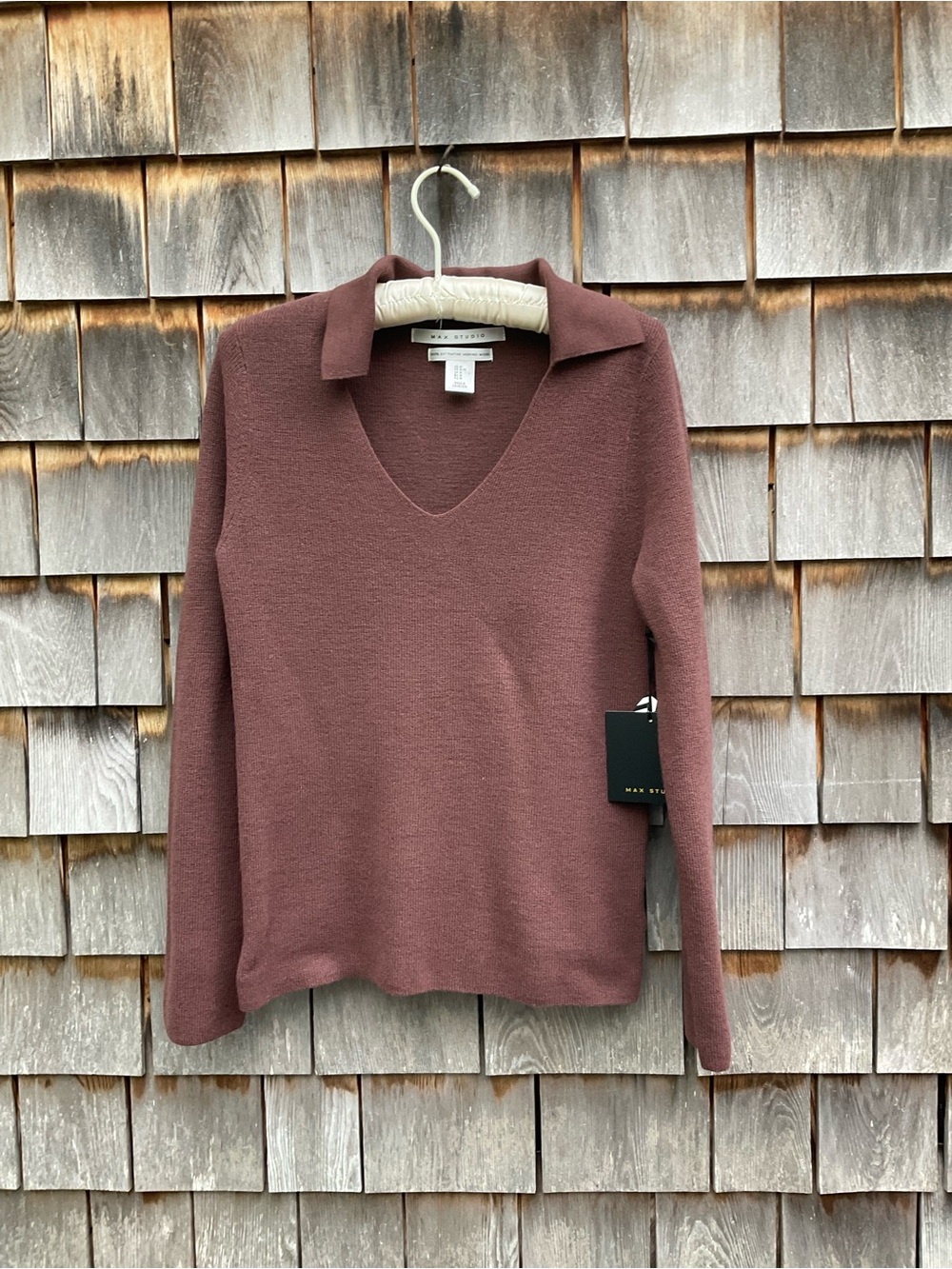 Max Studio Collared V-Neck Sweater in Mauve Brown